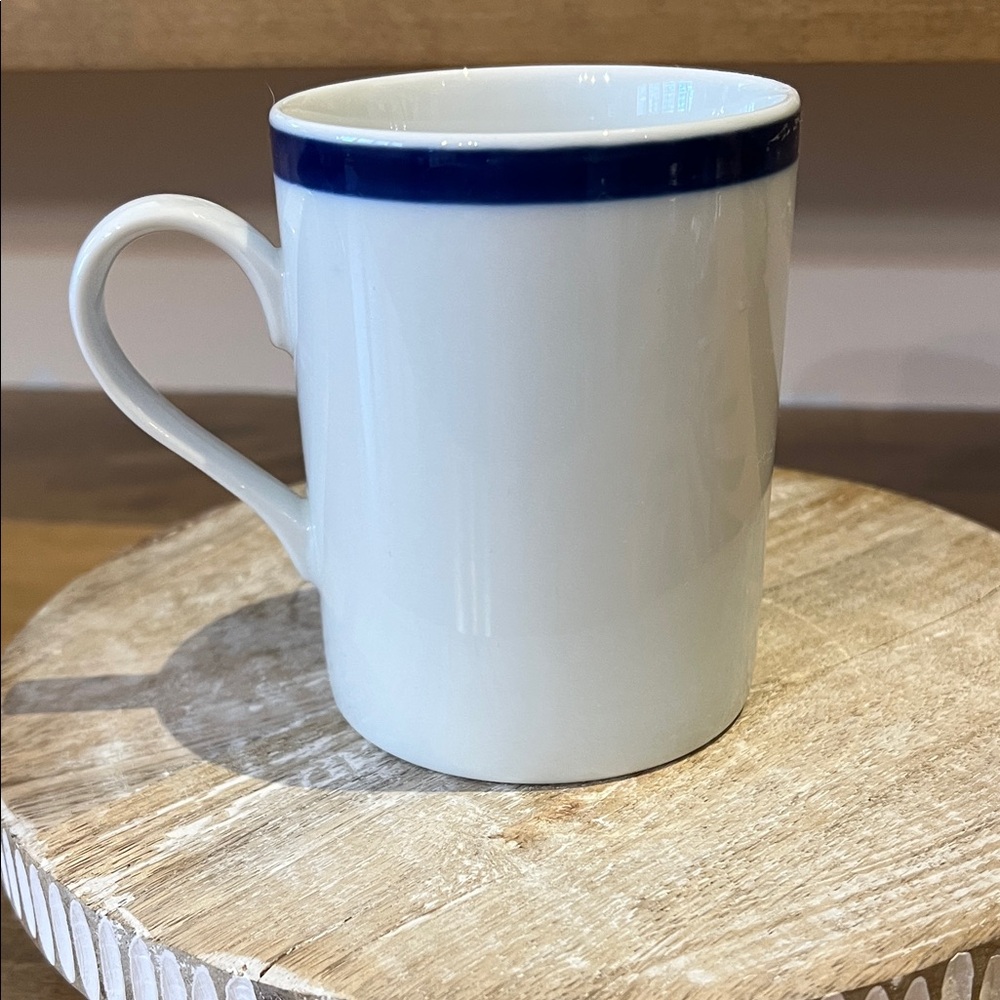 Brasserie Williams Sonoma Japan Fine Porcelain White Mug w/Navy Blue Rim Accent